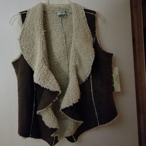 Ruffle Front Faux Suede Sherpa Vest